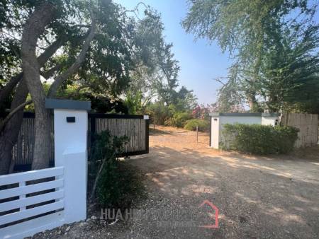 140 sqm modern pool villa in Cha Am Phetchaburi freehold