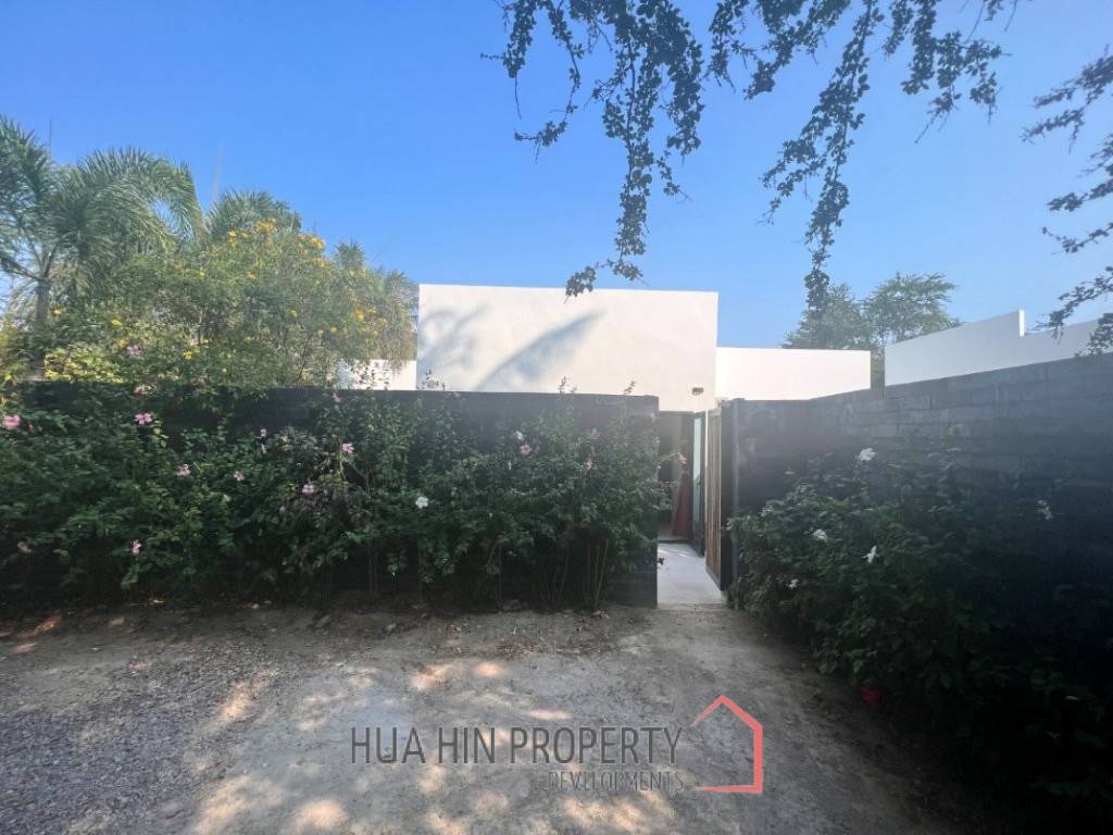 140 sqm modern pool villa in Cha Am Phetchaburi freehold