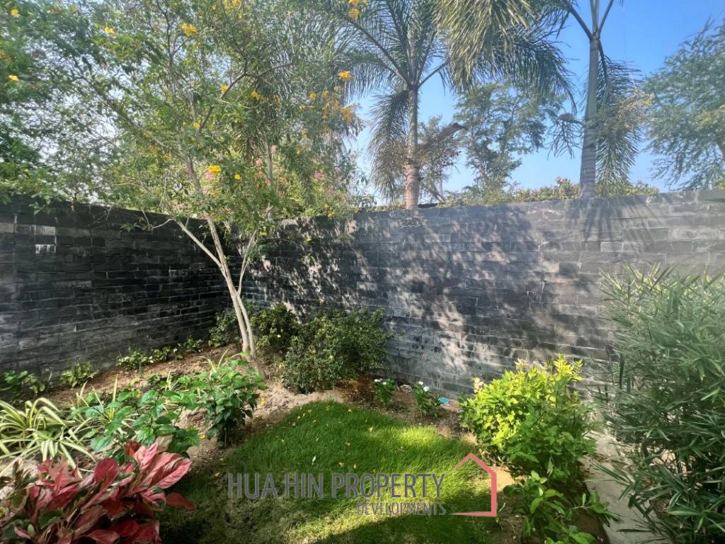 140 sqm modern pool villa in Cha Am Phetchaburi freehold