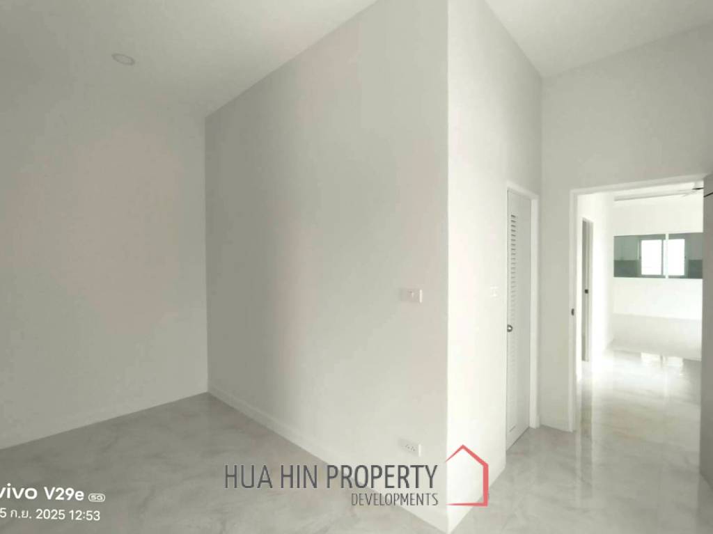 Modern 170 sqm 3-Bed Single-Storey Villa in Cha-Am, Phetchaburi