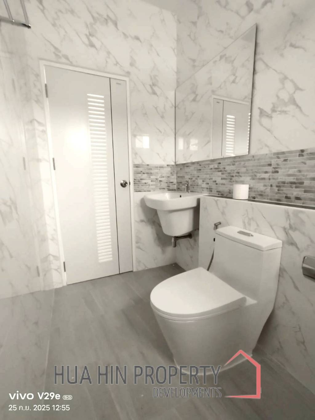 Modern 170 sqm 3-Bed Single-Storey Villa in Cha-Am, Phetchaburi