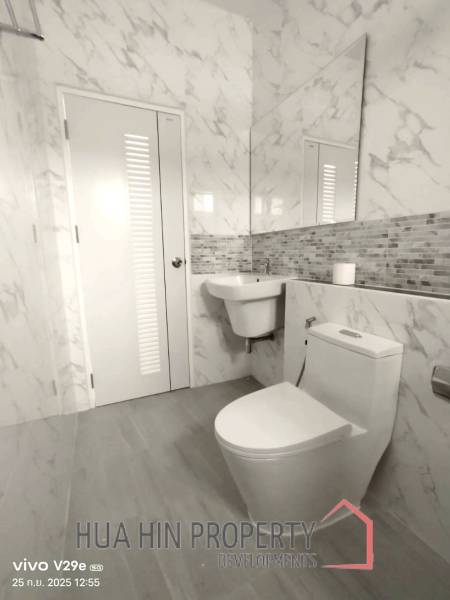 Modern 170 sqm 3-Bed Single-Storey Villa in Cha-Am, Phetchaburi