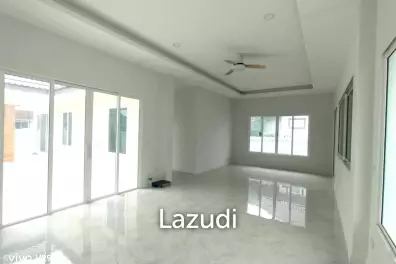 Modern 170 sqm 3-Bed Single-Storey Villa in Cha-Am, Phetchaburi