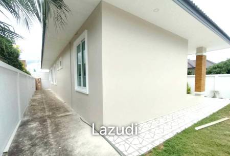 Modern 170 sqm 3-Bed Single-Storey Villa in Cha-Am, Phetchaburi