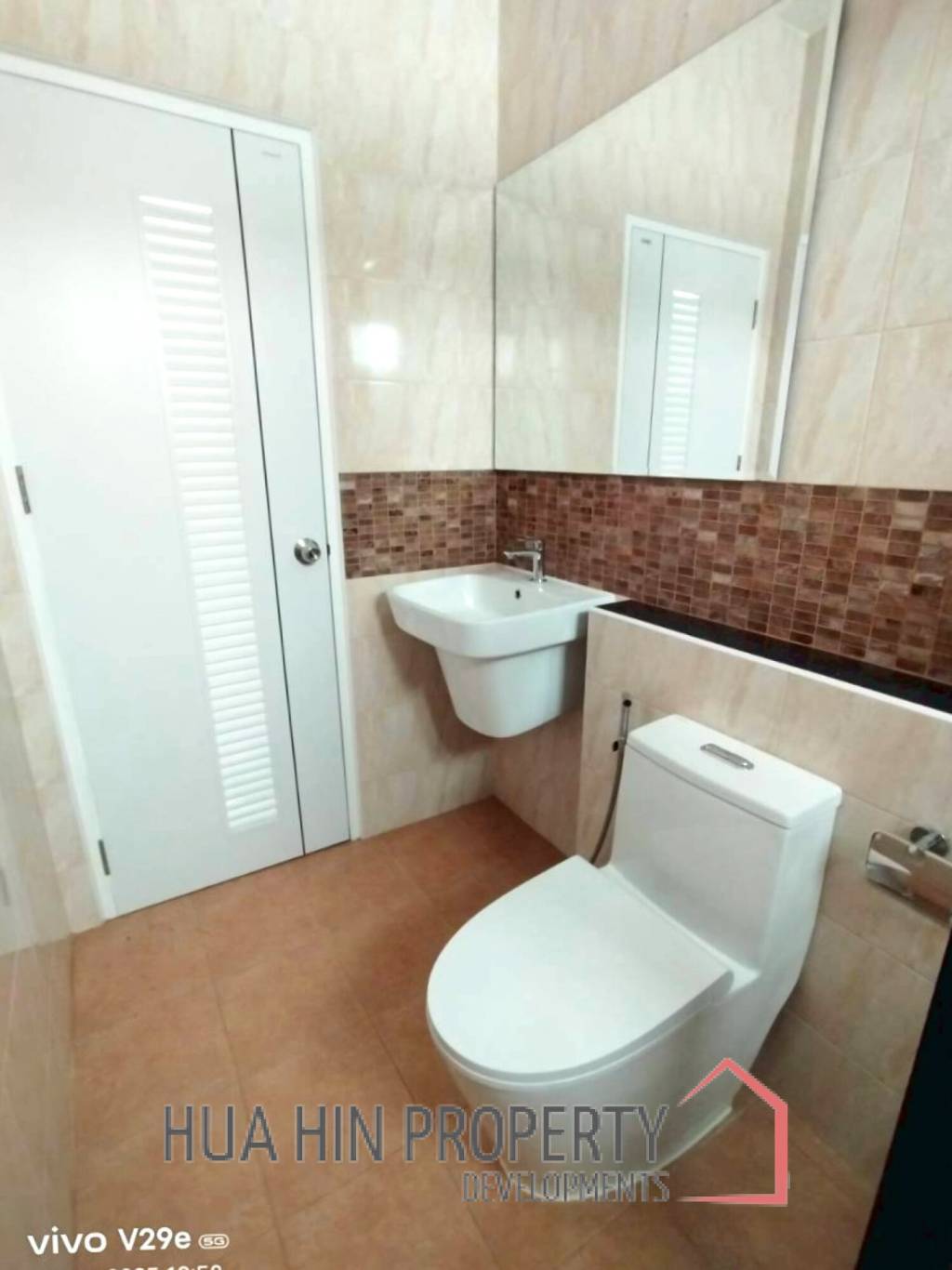 Modern 170 sqm 3-Bed Single-Storey Villa in Cha-Am, Phetchaburi