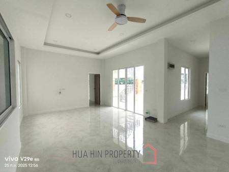 Modern 170 sqm 3-Bed Single-Storey Villa in Cha-Am, Phetchaburi