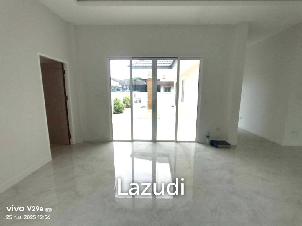Modern 170 sqm 3-Bed Single-Storey Villa in Cha-Am, Phetchaburi