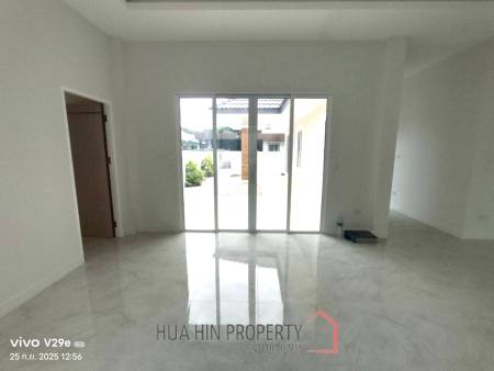 Modern 170 sqm 3-Bed Single-Storey Villa in Cha-Am, Phetchaburi