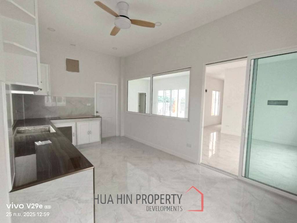 Modern 170 sqm 3-Bed Single-Storey Villa in Cha-Am, Phetchaburi