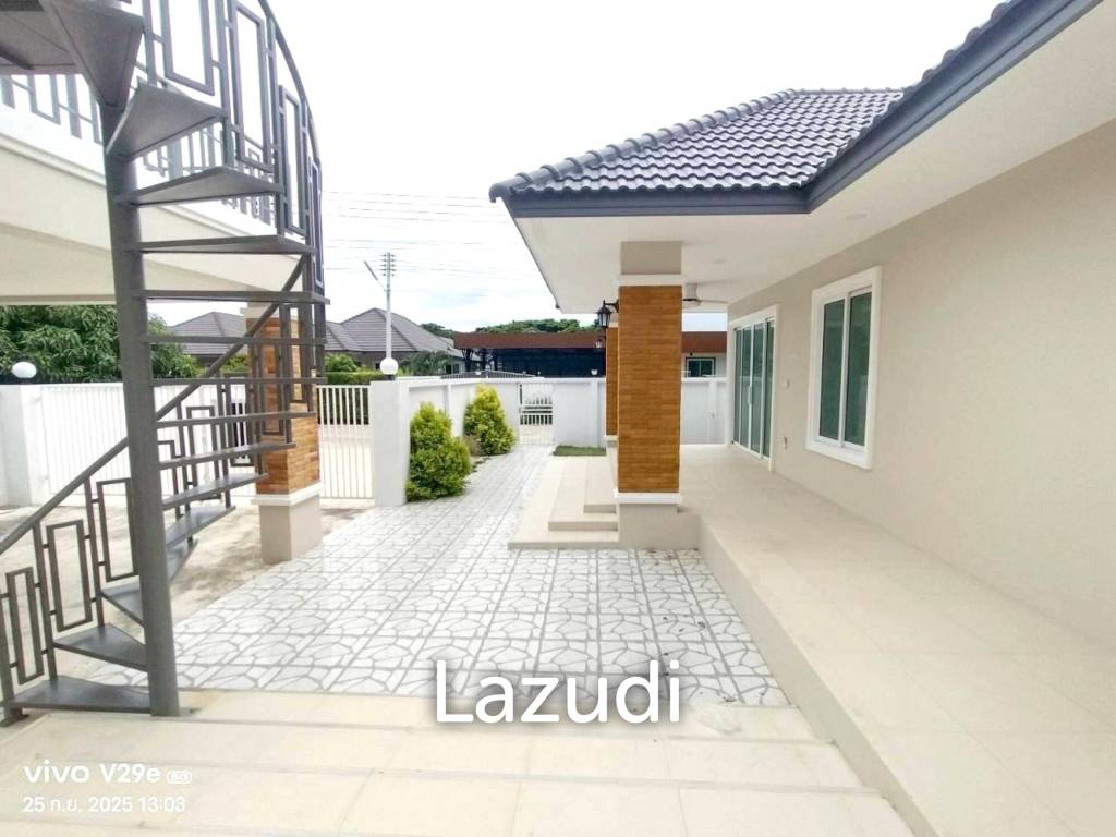 Modern 170 sqm 3-Bed Single-Storey Villa in Cha-Am, Phetchaburi