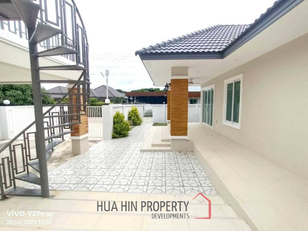 Modern 170 sqm 3-Bed Single-Storey Villa in Cha-Am, Phetchaburi