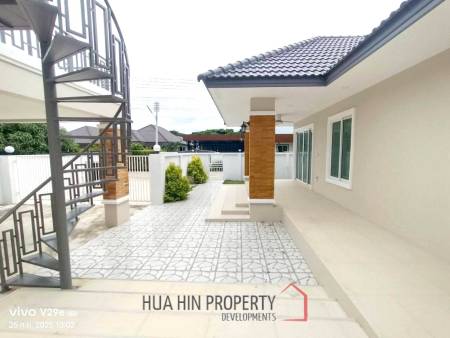 Modern 170 sqm 3-Bed Single-Storey Villa in Cha-Am, Phetchaburi