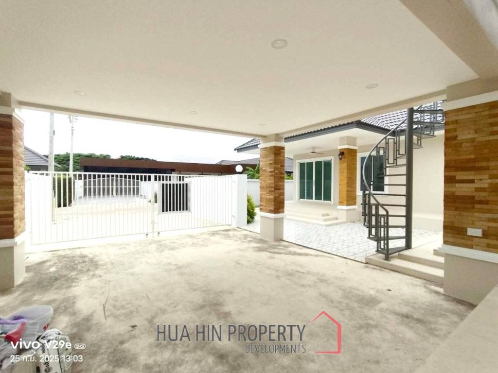 Modern 170 sqm 3-Bed Single-Storey Villa in Cha-Am, Phetchaburi