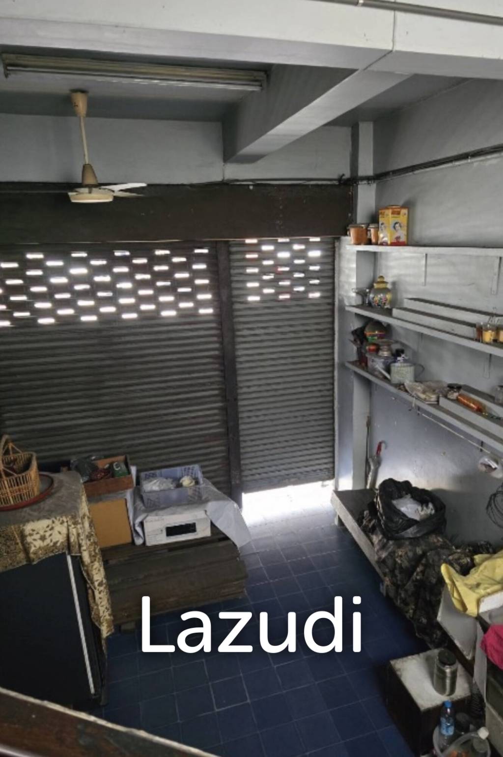 52 sqm freehold retail building in Khlong Toei Nuea Bangkok