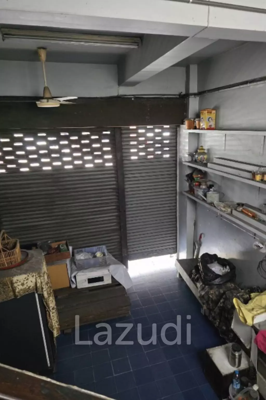 52 sqm freehold retail building in Khlong Toei Nuea Bangkok