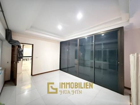 1.800 qm Grundstück / 300 qm Wohnfläche / privater Pool