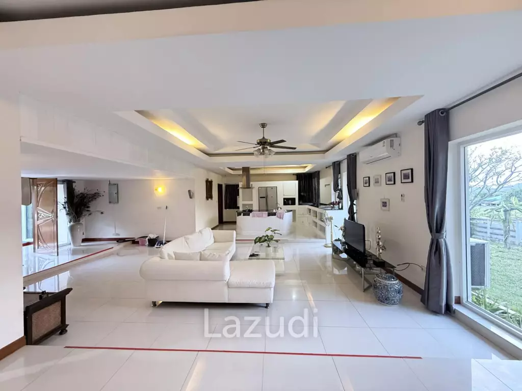 Private Pool Villa with Mountain Views Near Hua Hin Big land