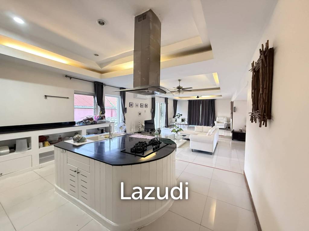 Private Pool Villa with Mountain Views Near Hua Hin Big land