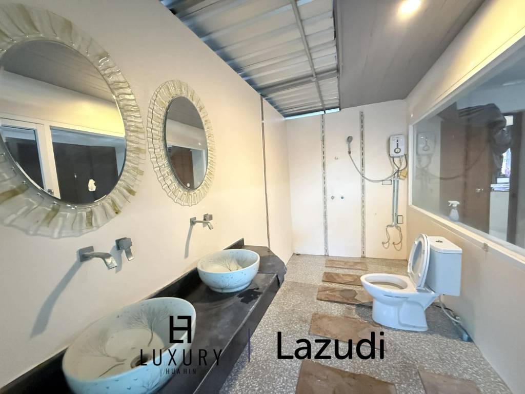 Private Pool Villa with Mountain Views Near Hua Hin Big land