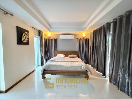 1.800 qm Grundstück / 300 qm Wohnfläche / privater Pool