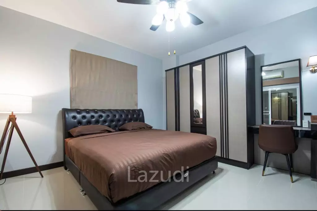 Exquisite 6-Bedroom Luxury Pool Villa with Premium Amenities