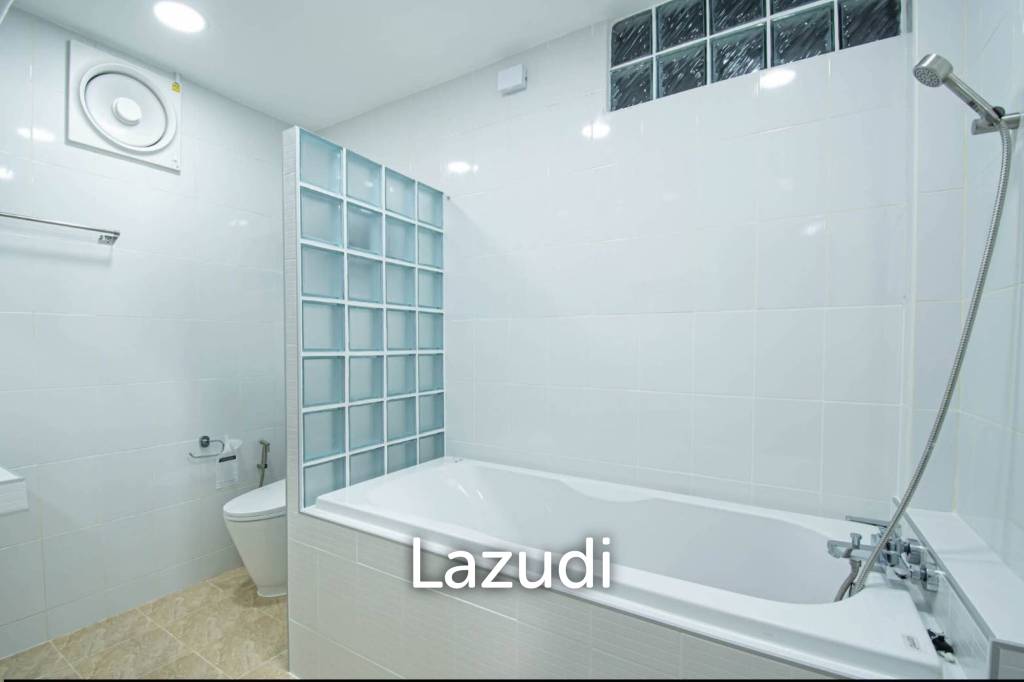 Exquisite 6-Bedroom Luxury Pool Villa with Premium Amenities