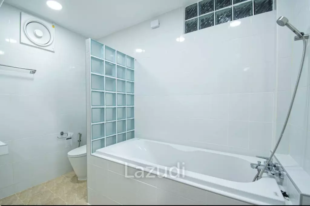 Exquisite 6-Bedroom Luxury Pool Villa with Premium Amenities