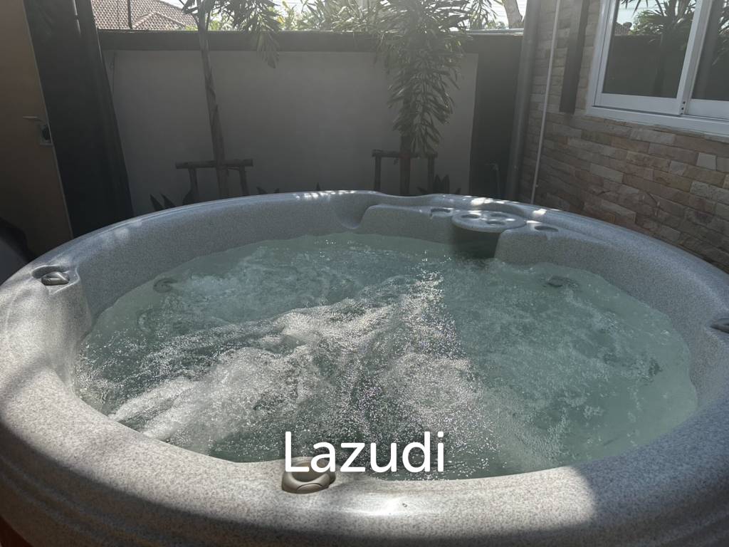 Exquisite 6-Bedroom Luxury Pool Villa with Premium Amenities