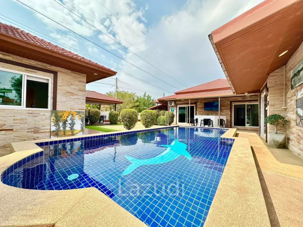Exquisite 6-Bedroom Luxury Pool Villa with Premium Amenities