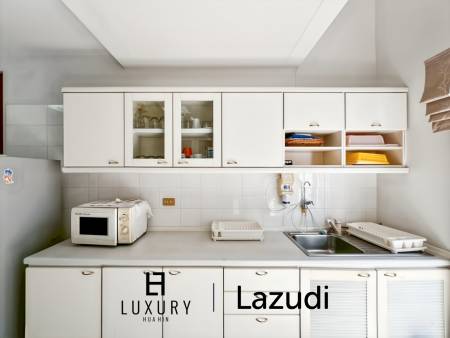 Baan Chaliang Lom : 5 Bedroom, Two Storey Villa A Few Steps from Hua Hin Beach