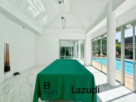 Baan Chaliang Lom : 5 Bedroom, Two Storey Villa A Few Steps from Hua Hin Beach