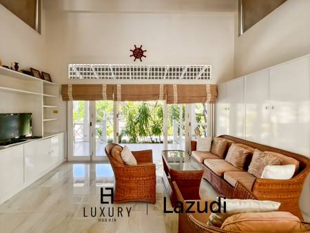 Baan Chaliang Lom : 5 Bedroom, Two Storey Villa A Few Steps from Hua Hin Beach