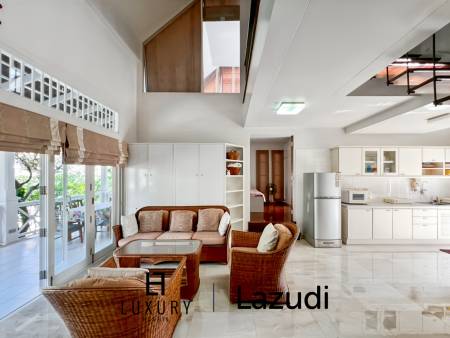 Baan Chaliang Lom : 5 Bedroom, Two Storey Villa A Few Steps from Hua Hin Beach