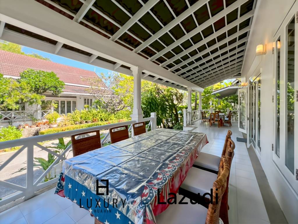 Baan Chaliang Lom : 5 Bedroom, Two Storey Villa A Few Steps from Hua Hin Beach