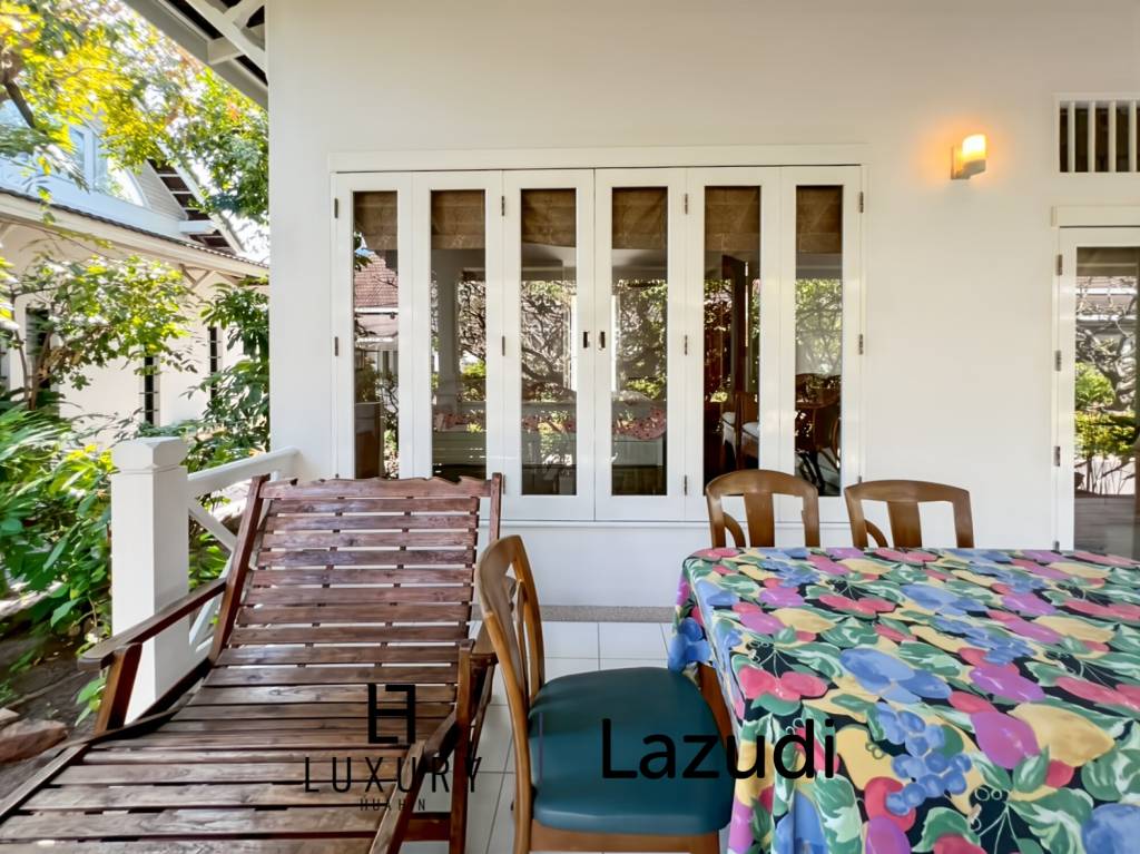 Baan Chaliang Lom : 5 Bedroom, Two Storey Villa A Few Steps from Hua Hin Beach