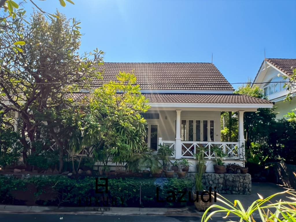 Baan Chaliang Lom : 5 Bedroom, Two Storey Villa A Few Steps from Hua Hin Beach