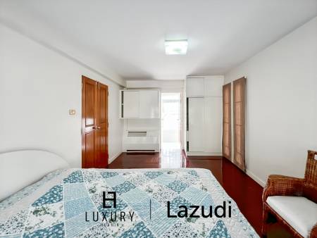 Baan Chaliang Lom : 5 Bedroom, Two Storey Villa A Few Steps from Hua Hin Beach