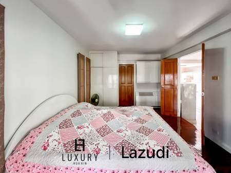 Baan Chaliang Lom : 5 Bedroom, Two Storey Villa A Few Steps from Hua Hin Beach