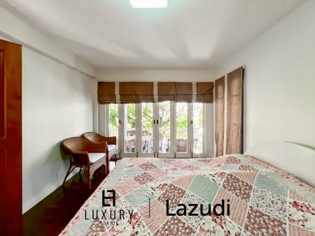 Baan Chaliang Lom : 5 Bedroom, Two Storey Villa A Few Steps from Hua Hin Beach