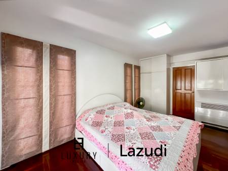 Baan Chaliang Lom : 5 Bedroom, Two Storey Villa A Few Steps from Hua Hin Beach