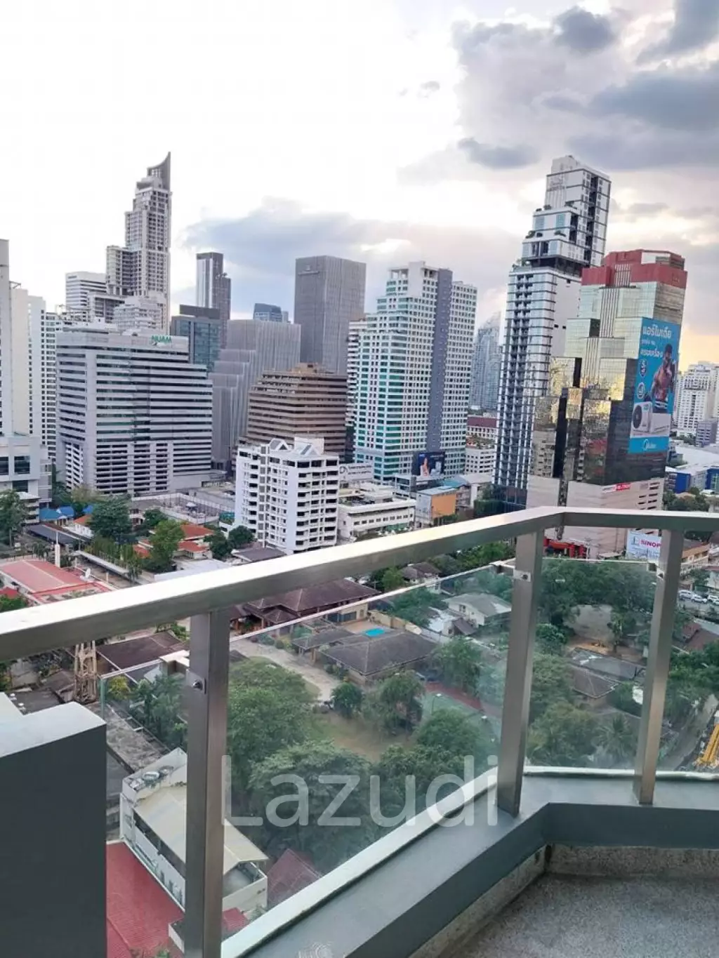 50.5 sqm 1 Bedroom Condo on High Floor at Supalai Premier @ Asoke, Bang Kapi Huai Kwang