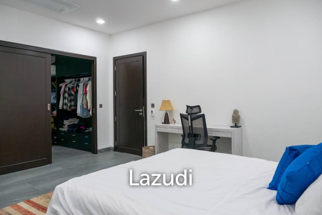 Foreign Freehold 3-Bedroom Condo with Private Pool in Bang Tao