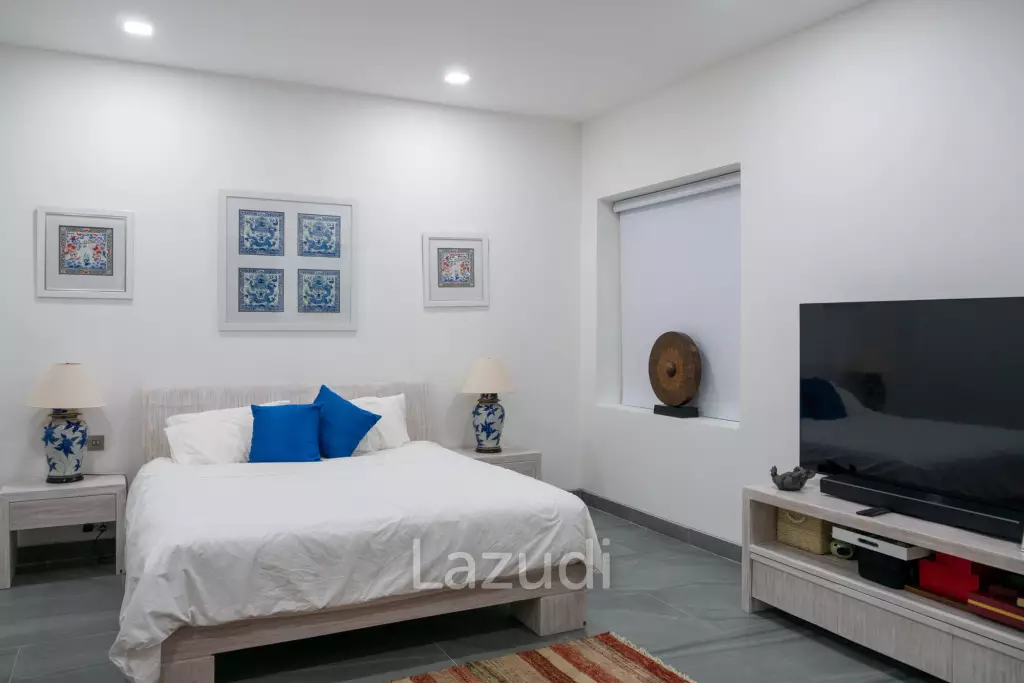 Foreign Freehold 3-Bedroom Condo with Private Pool in Bang Tao