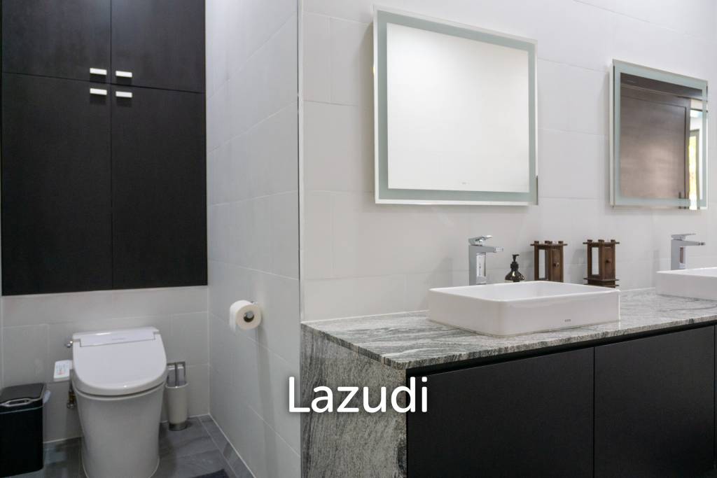 Foreign Freehold 3-Bedroom Condo with Private Pool in Bang Tao