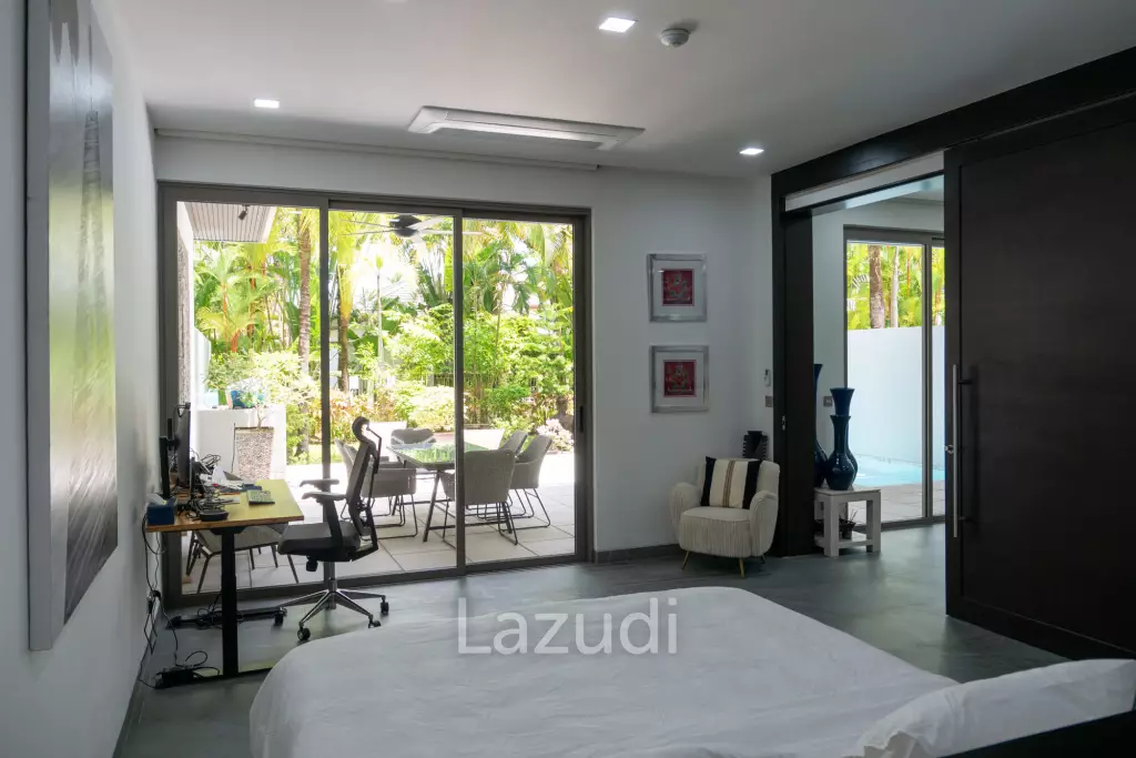 Foreign Freehold 3-Bedroom Condo with Private Pool in Bang Tao