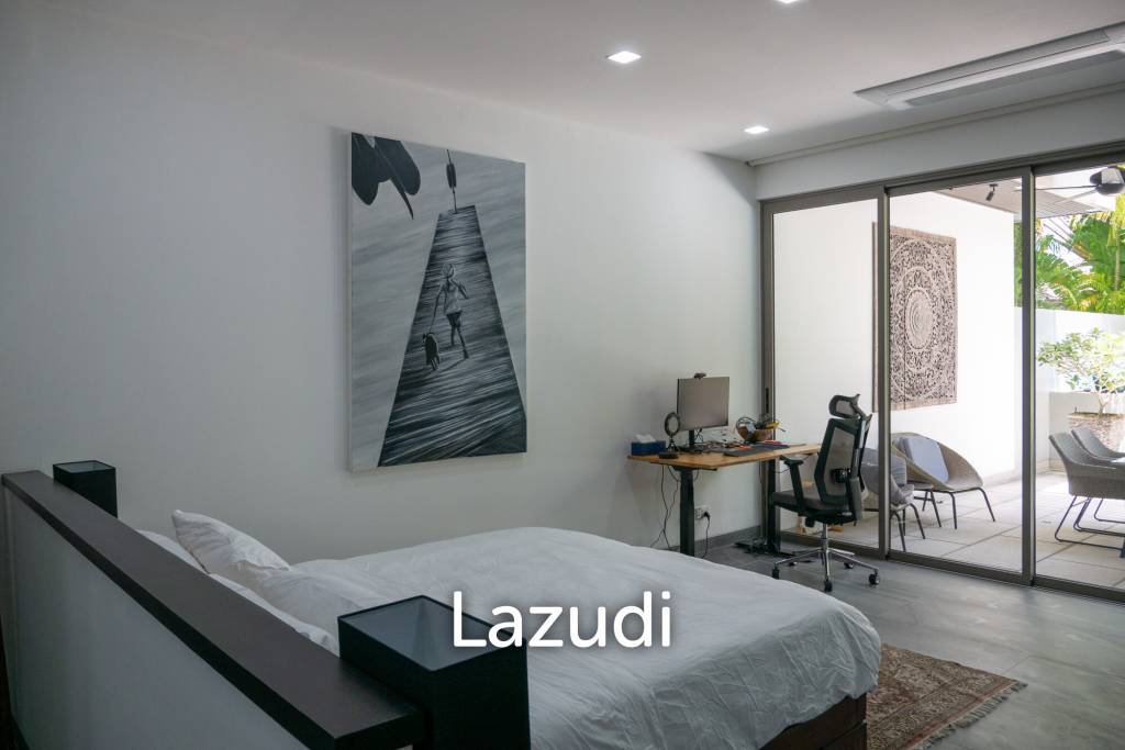 Foreign Freehold 3-Bedroom Condo with Private Pool in Bang Tao