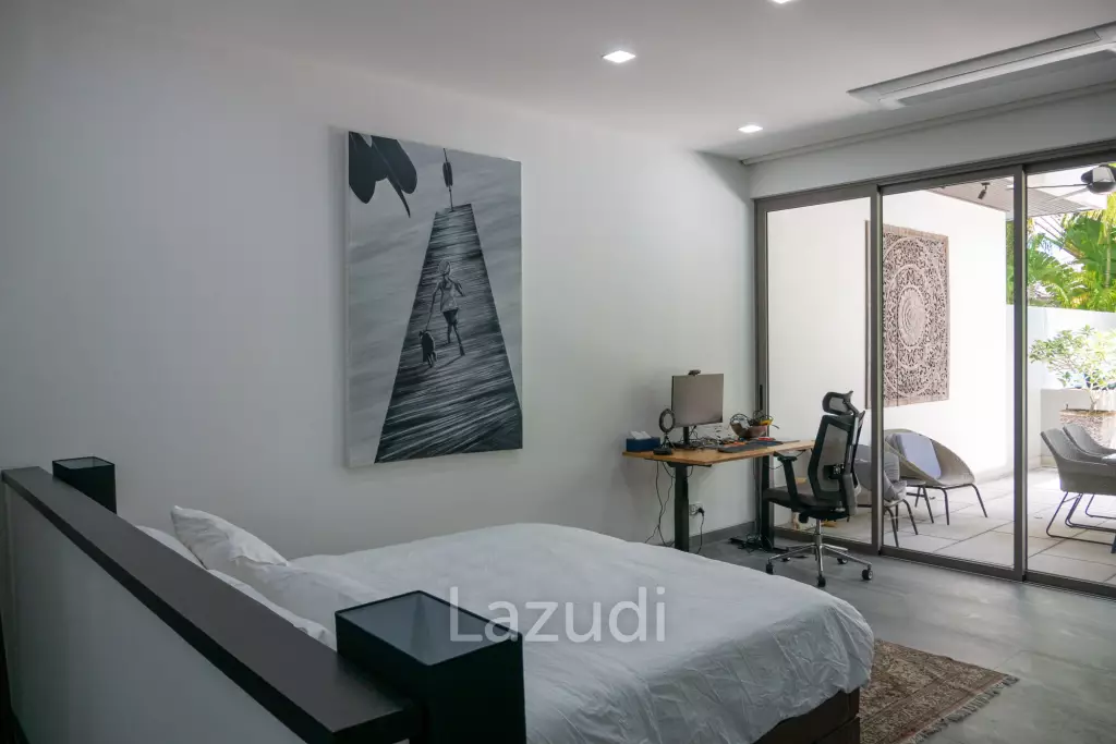 Foreign Freehold 3-Bedroom Condo with Private Pool in Bang Tao