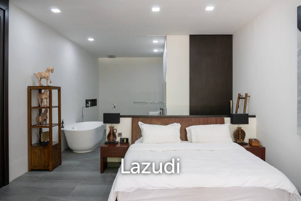 Foreign Freehold 3-Bedroom Condo with Private Pool in Bang Tao