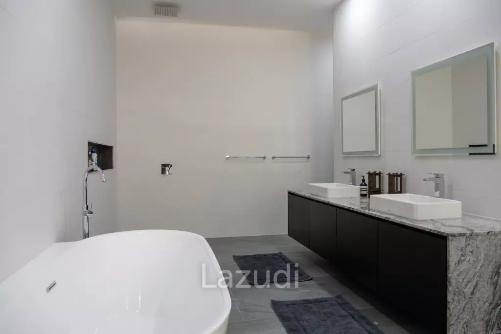 Foreign Freehold 3-Bedroom Condo with Private Pool in Bang Tao