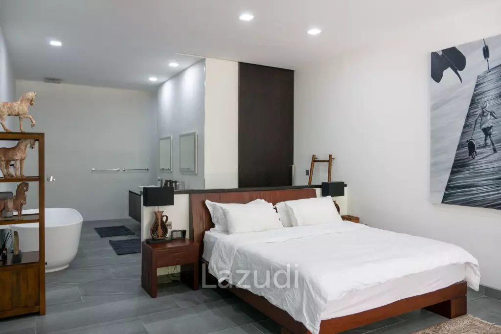 Foreign Freehold 3-Bedroom Condo with Private Pool in Bang Tao